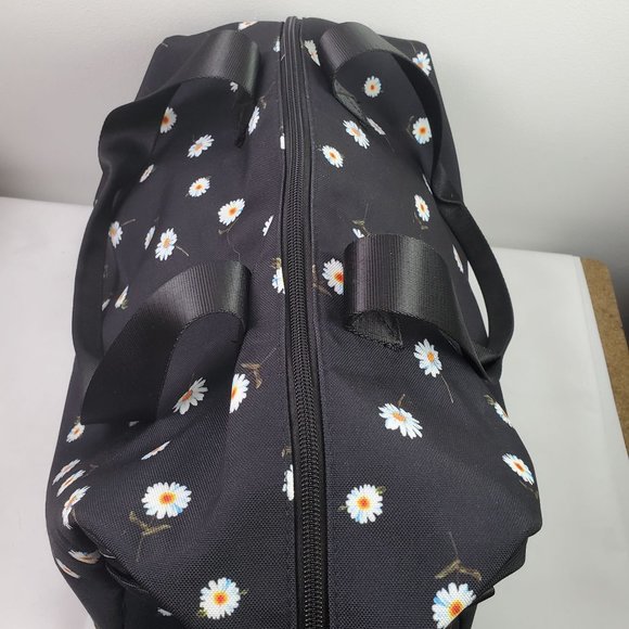 Alice + Olivia Daisy Print Large Multi-Pocket Duffel Bag - Picture 8 of 13